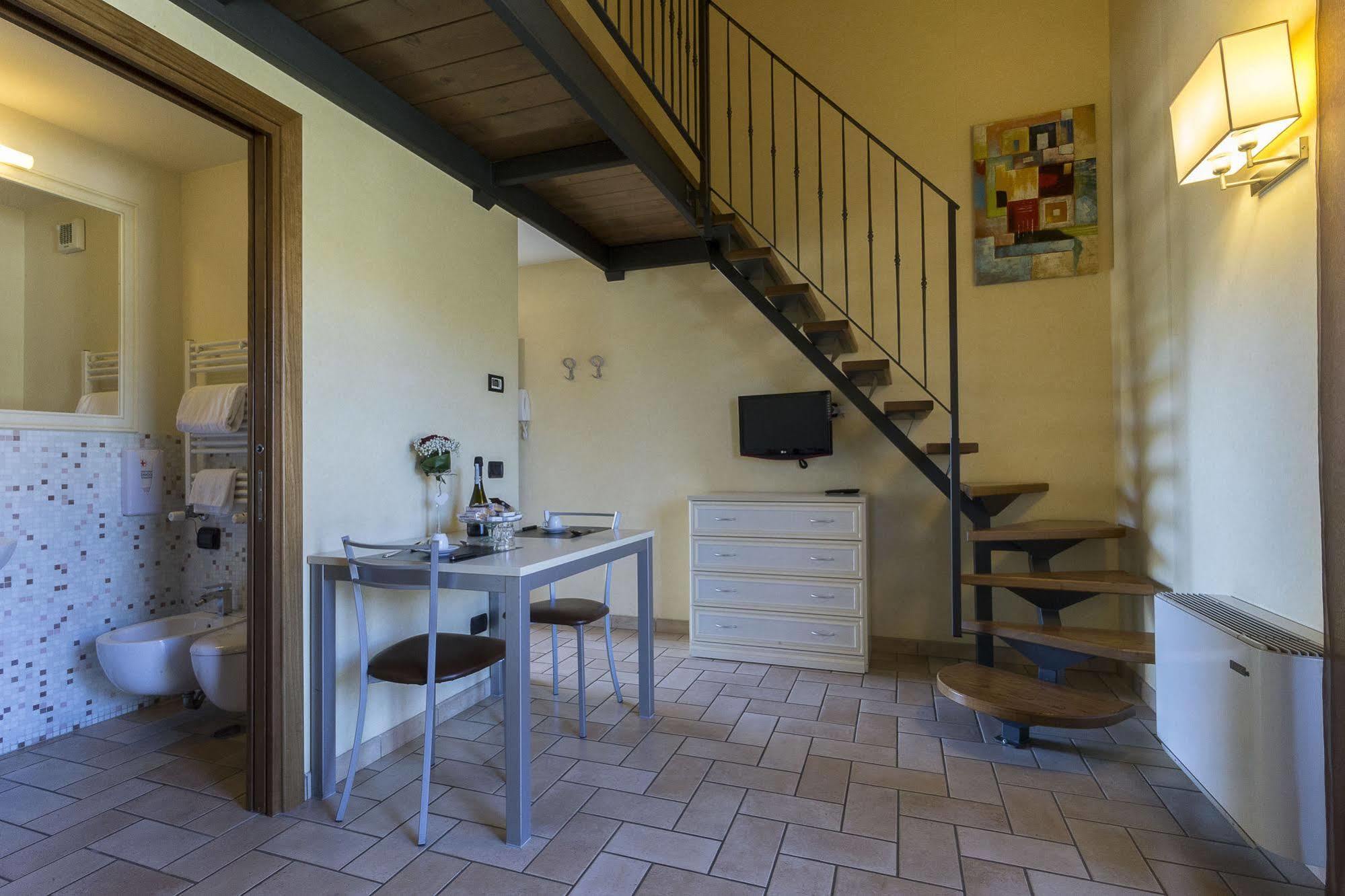 Borgo Castel Savelli Aparthotel Grottaferrata Kültér fotó