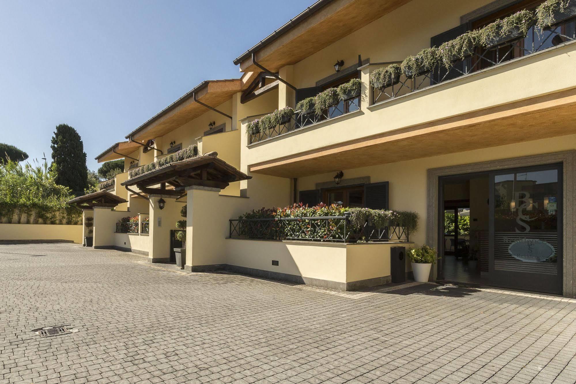 Borgo Castel Savelli Aparthotel Grottaferrata Kültér fotó